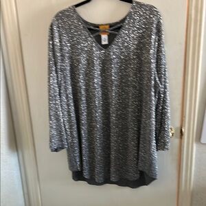 Gray V-Neck Women's Top size 2X, by Ruby rd.